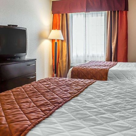 Rodeway Inn & Suites Near Okoboji Lake Milford Bagian luar foto