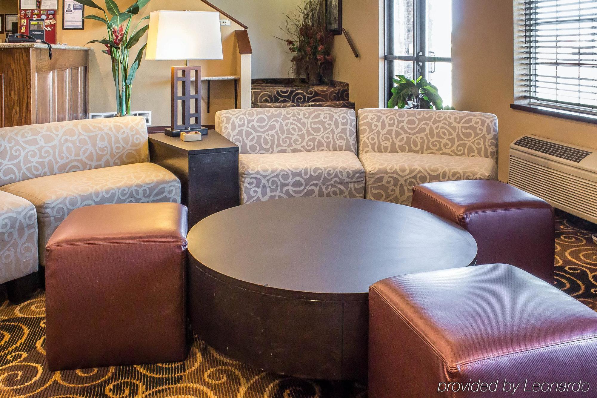 Rodeway Inn & Suites Near Okoboji Lake Milford Bagian luar foto