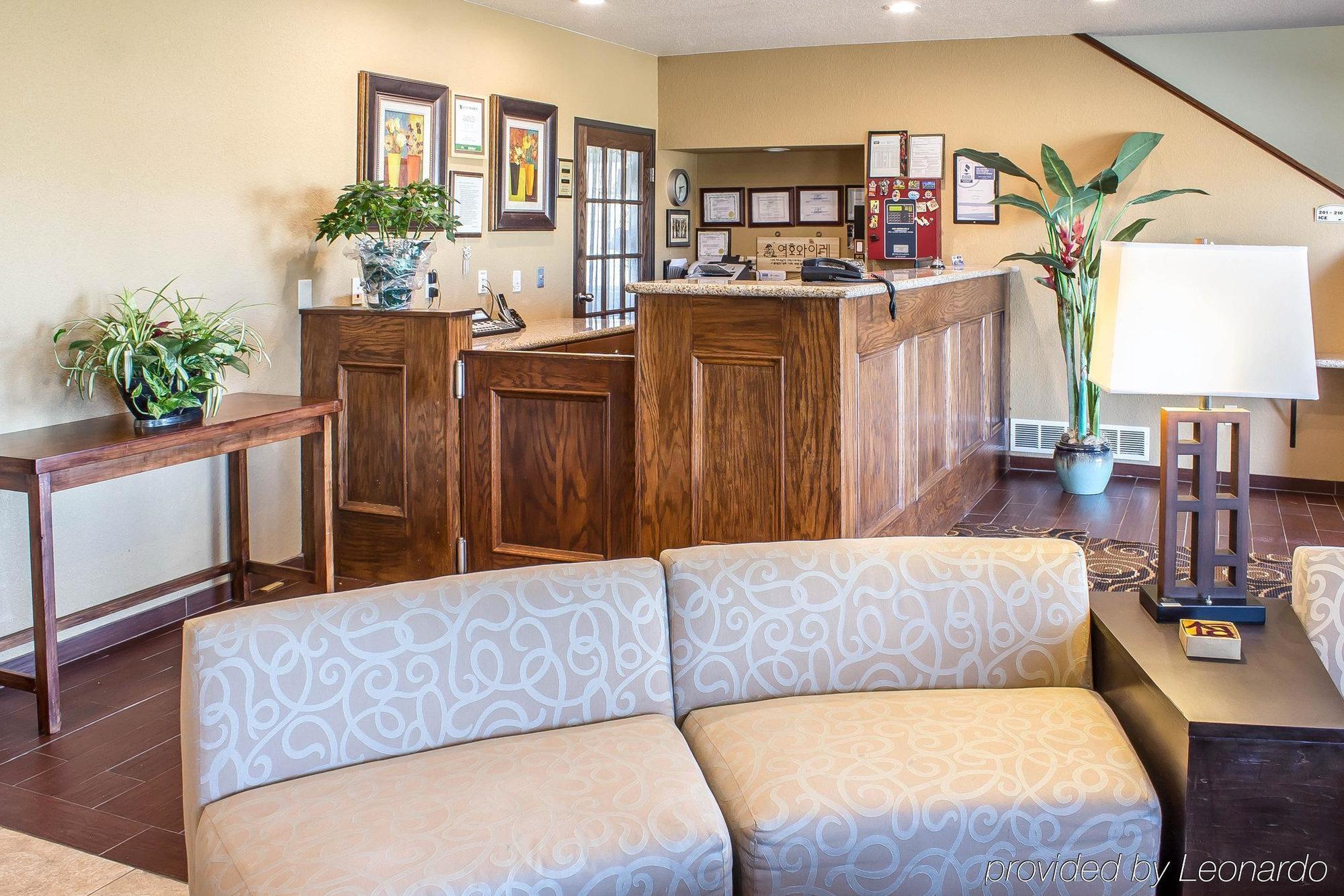 Rodeway Inn & Suites Near Okoboji Lake Milford Bagian luar foto