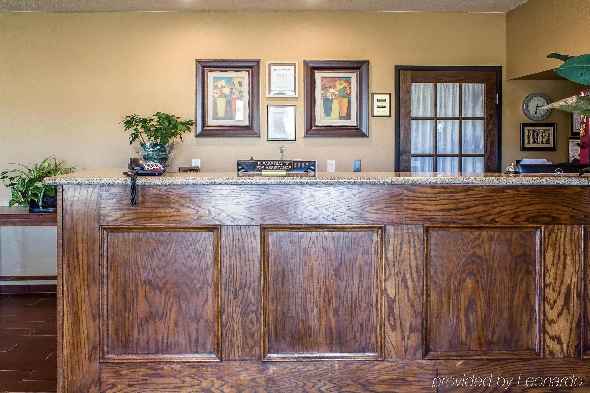Rodeway Inn & Suites Near Okoboji Lake Milford Bagian luar foto